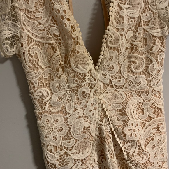 Lace short sleeve deep v jumper- size small - Picture 4 of 5